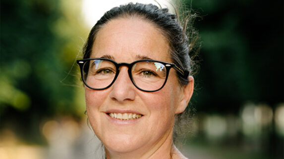 Portraitfoto von Gerlinde Wolfschluckner