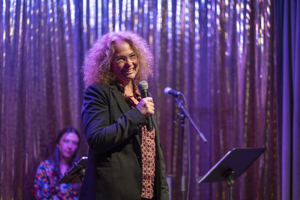 Monika Vana bei ihrer Rede